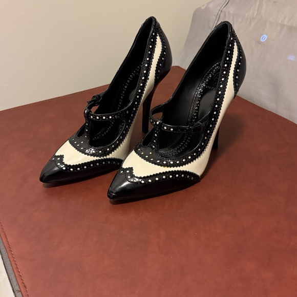 Tory Burch Heels - Picture 6 of 16